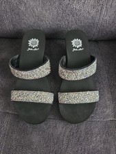 Yellowbox Womens Bedazzled Flipflops Size 8