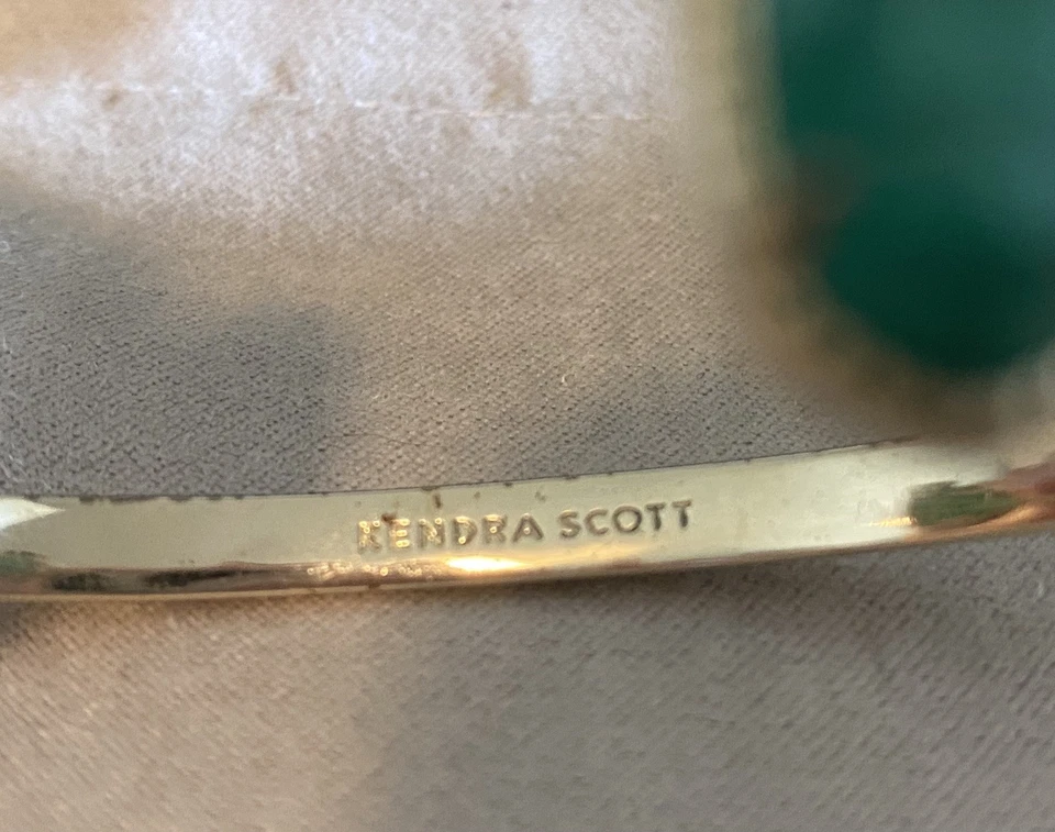 Brazalete Kendra Scott Elton ~ Oro y Verde Esmeralda Foto 3 de 4