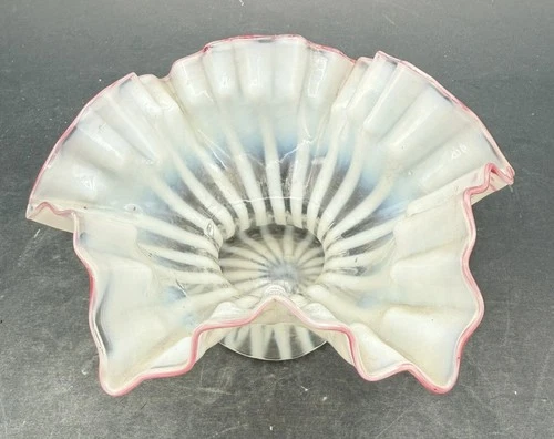 Fenton Pink Crest  French Opalescent Spiral Optic Ruffled Edge Vase