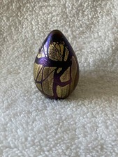 Isle of Wight glass egg, 7 cm tall.