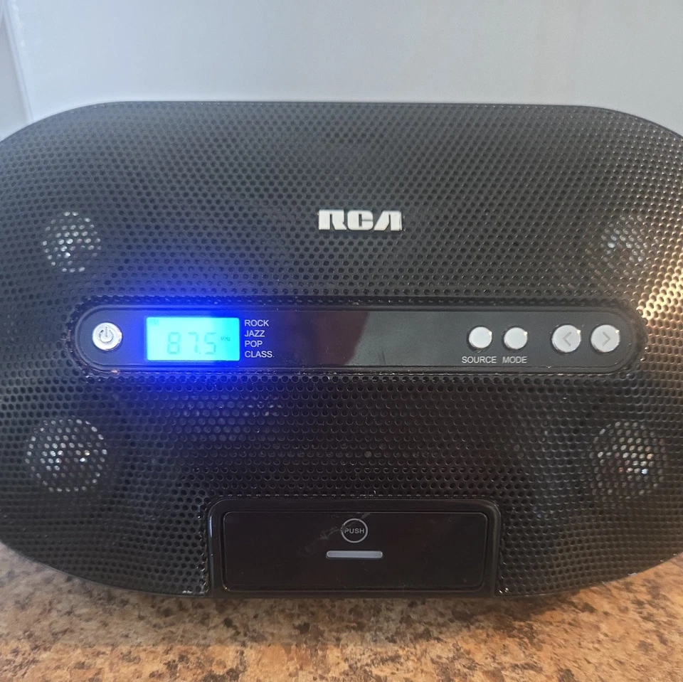 RCA Ri500-A Sound System With Universal Dock For iPod AM/FM Tested Works - Image 2 of 4