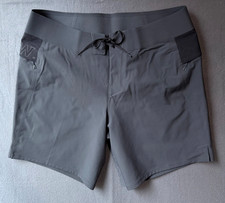 Lululemon Men's 38 Wilderness Escape Explore Board Shorts Gray Inseam 9"