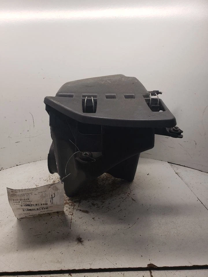 Air Cleaner Fits 08-10 BMW 528i 1362141 - Image 2 of 4