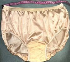 Vintage Olga Nylon Panties Fashion Scoop 892 Size 4 Small Nylon Beige Nude
