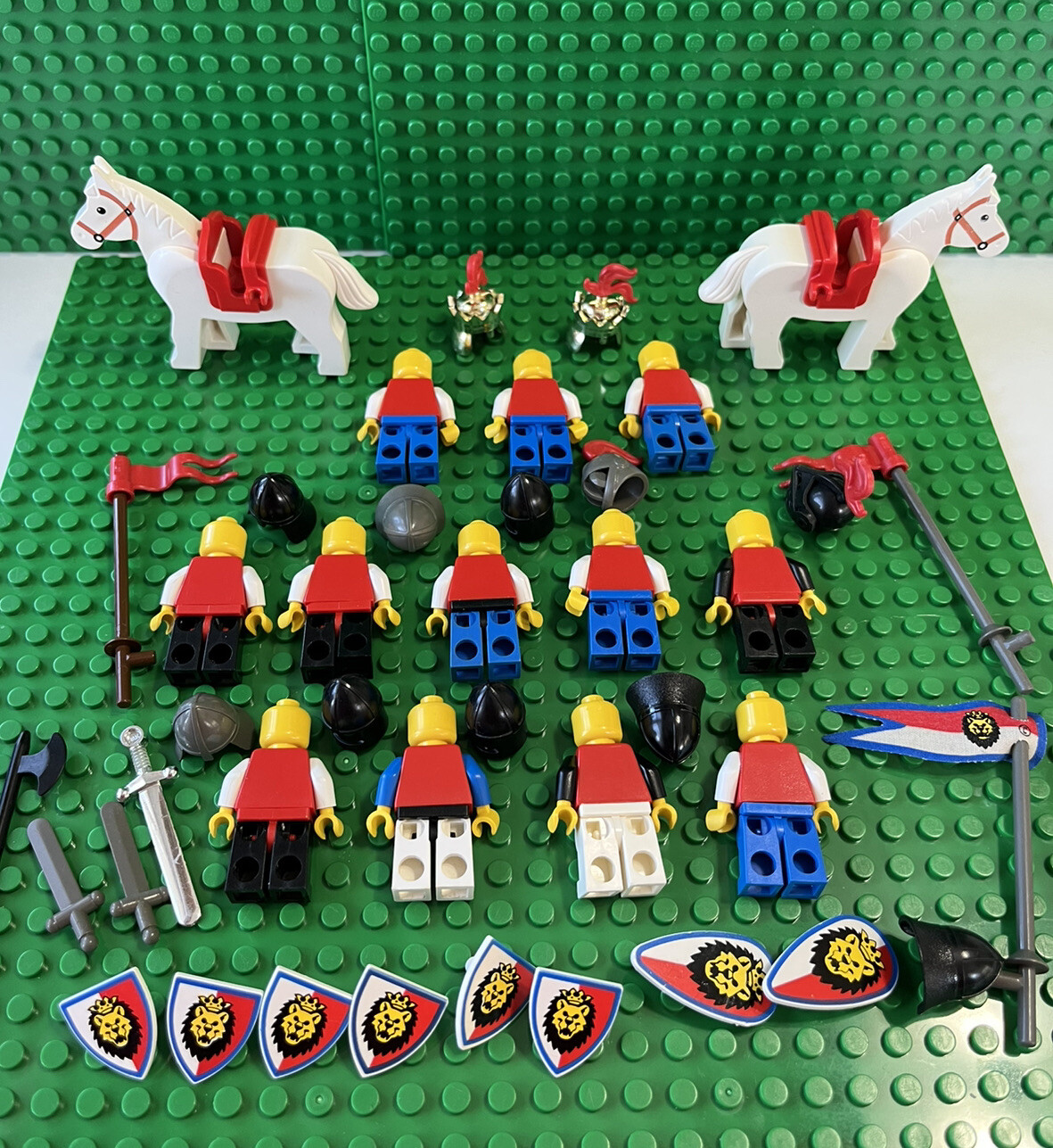 Vintage LEGO Royal Knights Minifigure Lot Castle Accessories King