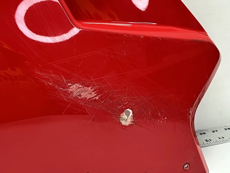 Ducati 848 1098 1198 EVO КРАСНЫЙ ЛЕВЫЙ средний обтекатель каучук нуждается в ремонте 48032273A - Изображение 3 из 4
