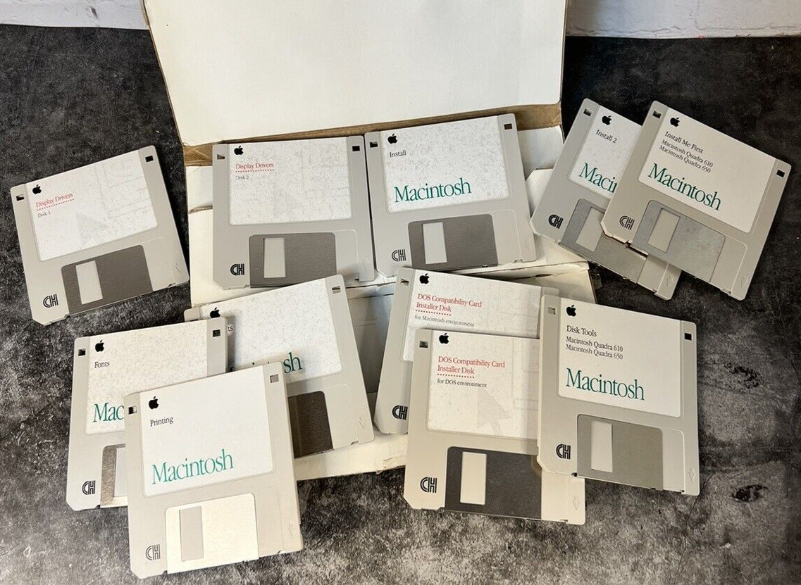Vintage APPLE MACINTOSH QUADRA 610, 650 System and Display Vintage APPLE MACINTOSH QUADRA 610, 650 System and Display