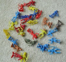 Lot of Vintage 1970s MPC Marx Plastic Toy Cowboy Soldiers Others Figurines 2" T