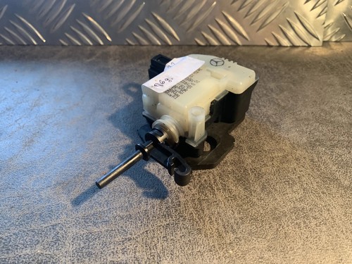 MERCEDES-BENZ CLS C219 Motor für Tankdeckelverriegelung A2518200197 12079610