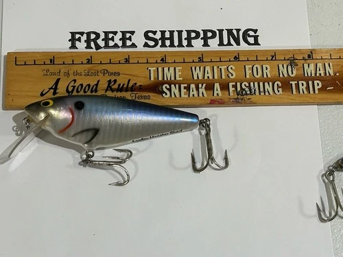 VINTAGE BAGLEY BALSA MONSTER SHAD -GREAT COLOR AND CONDITION TACKLE BOX FIND