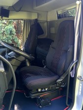 Sitzbezüge Set für Fahrer & Beifahrer – Volvo FH4 – Alcantara gesteppt – Schwarz