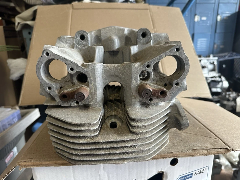 Culata desnuda Honda CB450 CL450 DOHC 68-74 (3) OEM CB500T Foto 4 de 4