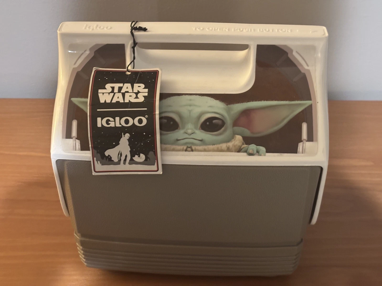 IGLOO Star Wars The Child 4 Qt Playmate Mini Cooler Mandelorian GROGU The Child