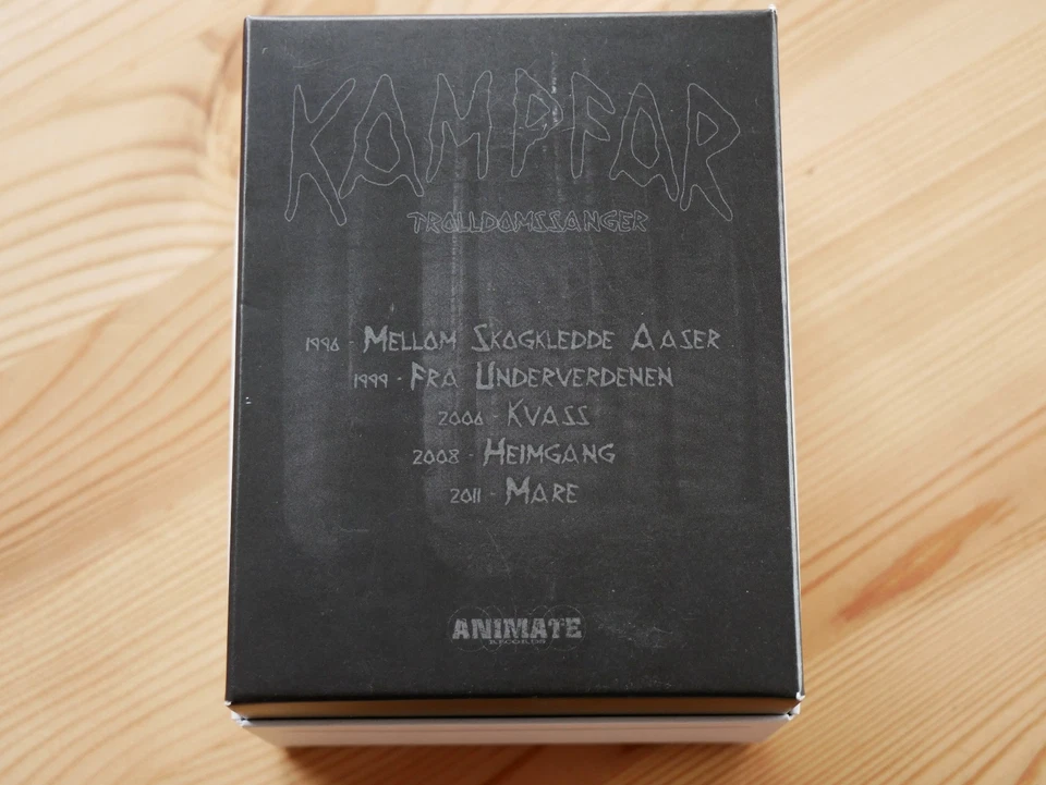 Kampfar Trolldomssanger Tape Box Black Metal lim 300 - Bild 2 von 3