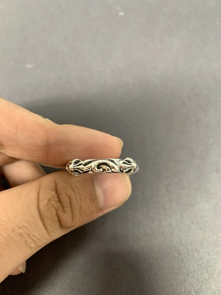 Autêntico anel cruzado pequeno de prata esterlina com corações cromados - Imagem 2 de 4