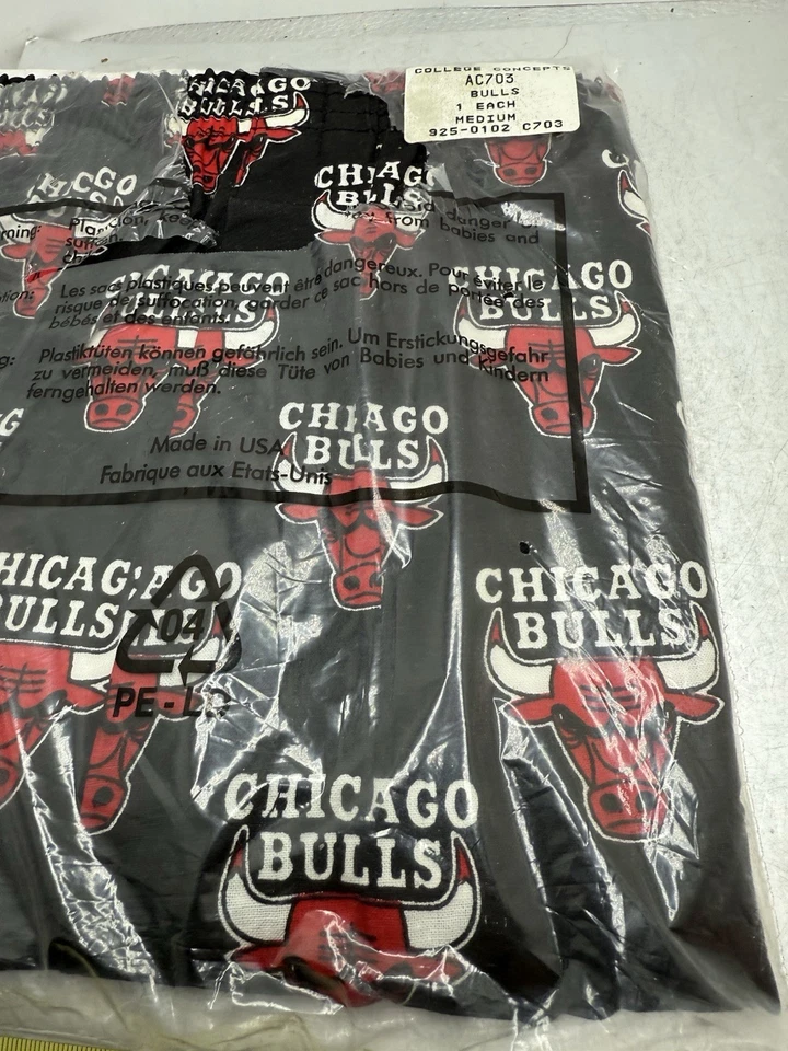 Calzoncillos boxer College Concepts Chicago Bulls estampados negros - MEDIANOS Foto 3 de 4