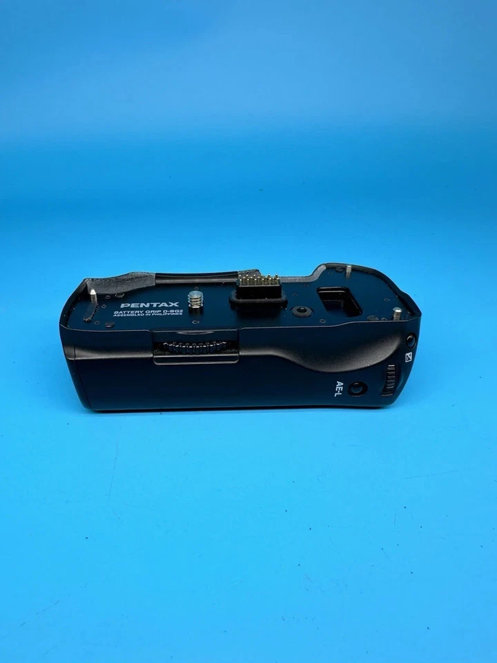 Pentax D-BG2 Battery Grip for Pentax K10D & K20D Digital Cameras - Image 2 of 3
