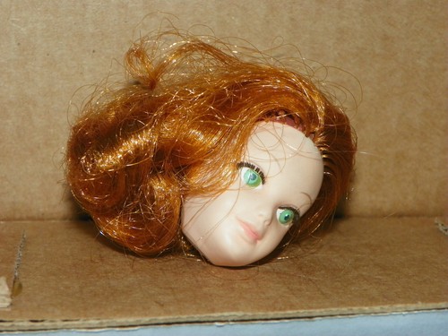 Vintage Barbie: Mod 1969 SKIPPER Doll Carrying Case With Skipper And Clothes - Picture 9 of 17