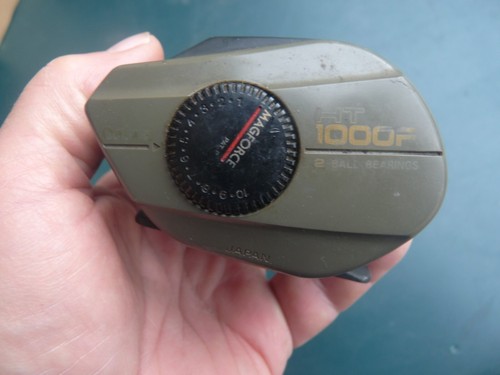 Mulinello da Pesca Daiwa HT1000FMagforce Esca Cast RH Recupero con Pulsante Flippin' Giappone - Foto 6 di 11