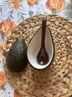 Avocado Shaped Guacamole Serving Dish With Ceramic Spoon And Lid Set VINTAGE