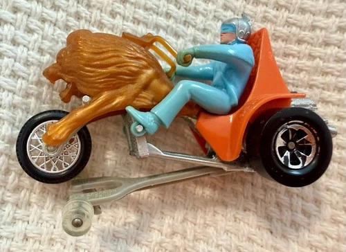 HOT WHEELS MATTEL REDLINE ERA RRRUMBLERS ORANGE CENTURION MOTORCYCLE W/RIDER