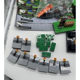 LEGO Minecraft: The Fortress 21127 Near Complete Set + Instructions 98% Complete