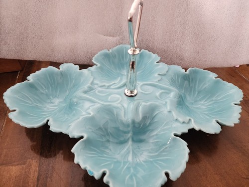 Vintage USA California Pottery Divided Tray, 4 Leaf Design, lovely shade Of Blue - Picture 3 of 6