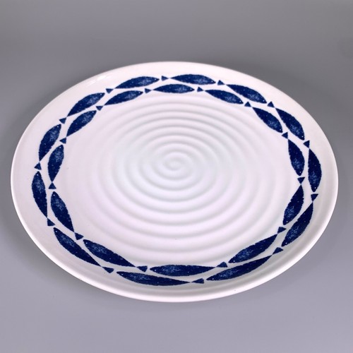 Queens Couture Fishie On A Dishie Dinner Plate x 2 Pair 26cm Earthenware Fish - Picture 7 of 12