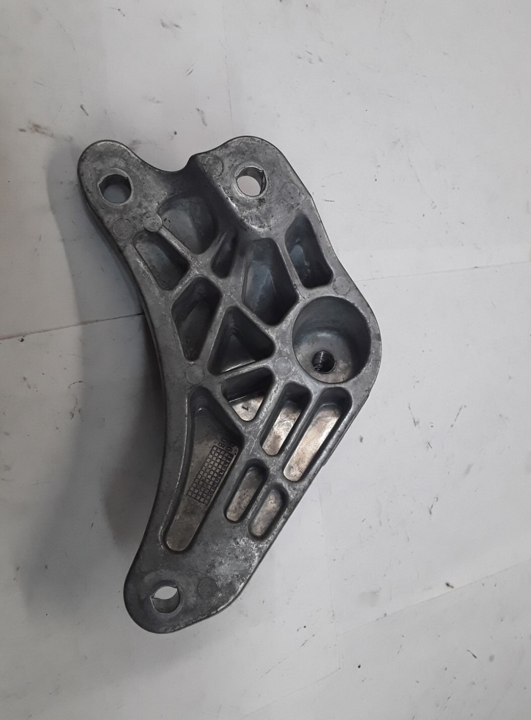 USED OEM Volvo C70 Mounting Engine Bracket Driver Side 30778794 | eBay