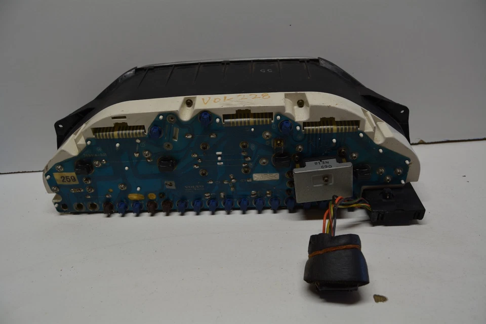 1995-1997 VOLVO 960 INSTRUMENT CLUSTER SPEEDOMETER MILES 286176 OEM, 257-59782 - Image 4 of 4