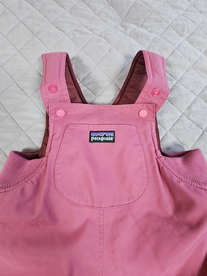 Mono Patagonia Baby Puff Rider rosa frambuesa resistente a la intemperie para niños talla 12M Foto 3 de 4