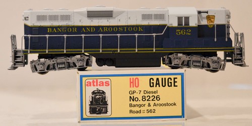 Locomotora diésel Atlas HO #8226 Bangor & Aroostook GP7, EX/BX (Kato - Japón) | Zustand: Used