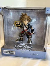 Disney Kingdom Hearts Diamond Select Sora Action Figure with Keyblade NIB GIFT