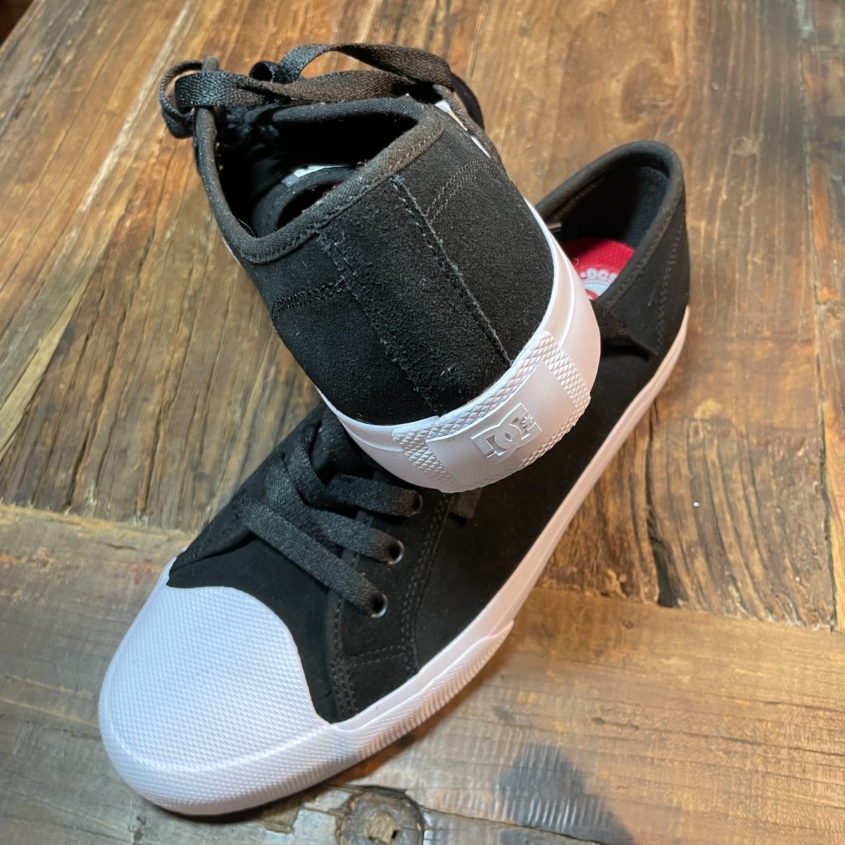 DC Shoes Manual RT S Skate Shoes ADYS30059 Mens 10.5 Black White Lace Up NWOT DC Shoes Manual RT S Leather Skate Shoes - Black / White  main image 4