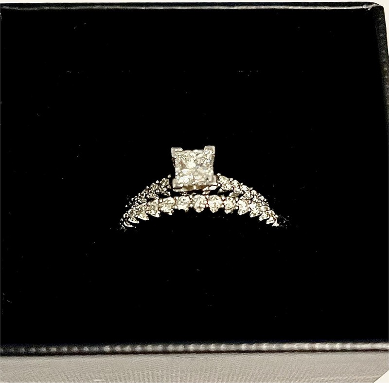 Platinum wedding ring set For Woman -Princess Cut  Diamond