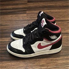 Nike Air Jordan 1 High Top Sneakers Boys Black White Red Leather Size 4Y / 5.5 w