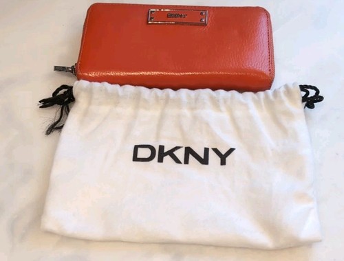 Cartera de cuero naranja DKNY con cremallera alrededor Donna Karan NY - Imagen 5 de 6