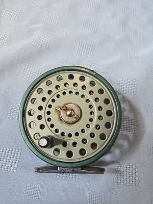 Vintage Heddon Daisy No. 320 Fly Reel Japan SH24 With Line | eBay