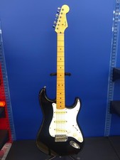 Guitarra eléctrica FENDER JAPAN STRATO CASTER ST-STD