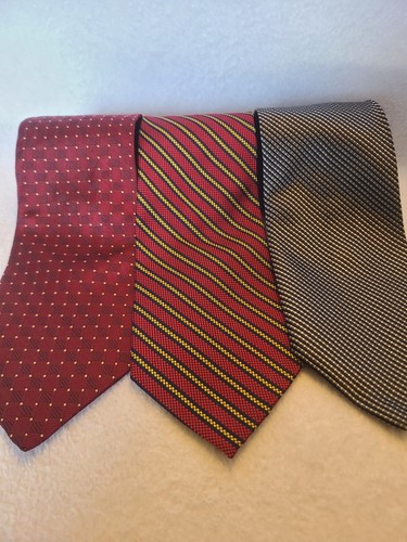 (3) BROOKS BROTHERS Silk Neck Ties. 100 % Silk  Made In USA.  3 7/8" Wide  - Picture 2 of 14