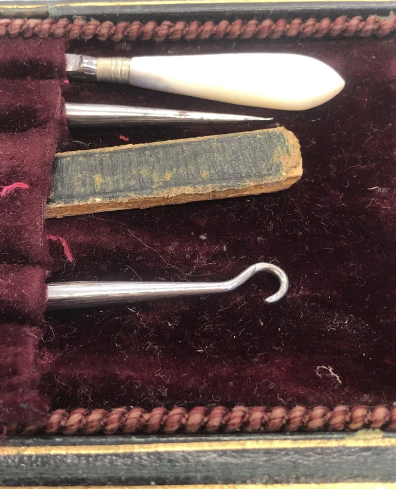 Antique Mother of pearl handle Button Hooks, manicure set with original case - Image 3 of 4
