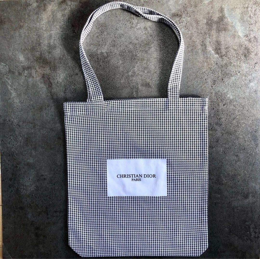 Sac fourre tout Christian Dior décalé nouveauté produit 2023 sac écologique neuf
