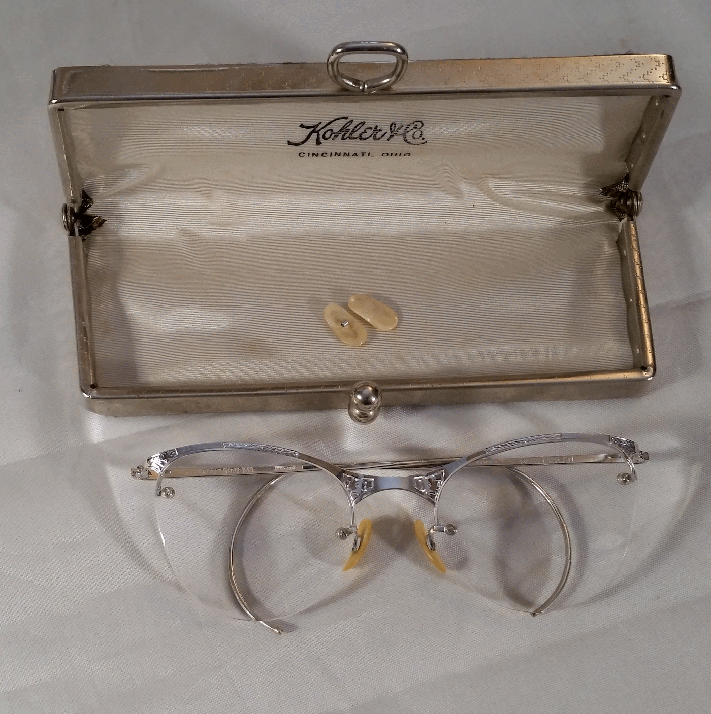 SHURON CAT EYE True Antique Eyeglasses and Case - Picture 3 of 12