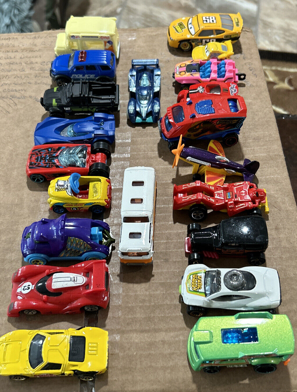 21 Hot Wheels Lot  Mixed Random Cars 1:64 Loose Die Cast Toys Gifts