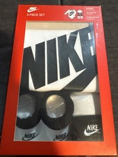 Nike Baby Boy 3 piece Gift Set Bodysuit  Hat Booties 3pk Box Set 0-6 Months