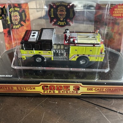 Code 3 Collectibles Toy Fair 2001 Pierce Dash Side Mount Pumper