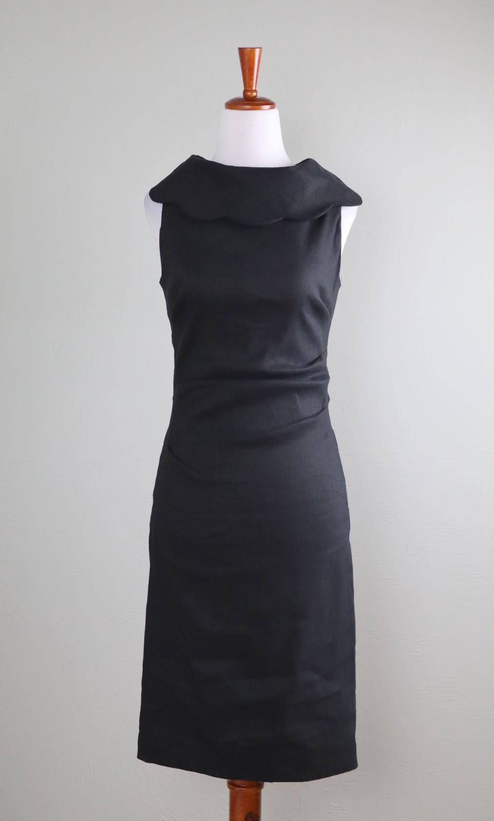 SARA CAMPBELL $168 Solid Black Lined Scalloped Pl… - image 1