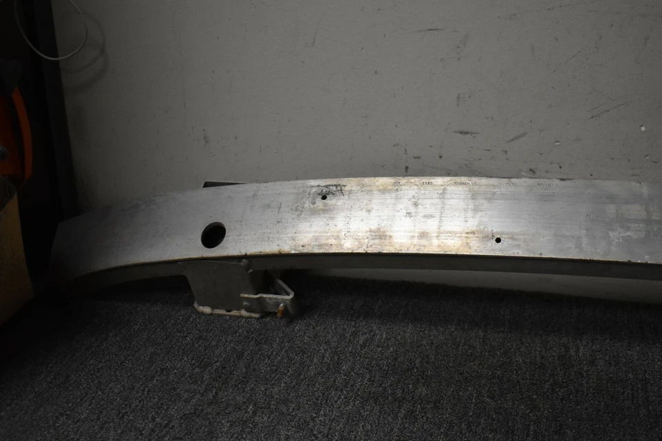 BMW 535I GT 2014-2017 BARRA DE REFUERZO TRASERA OEM de fábrica Foto 2 de 4