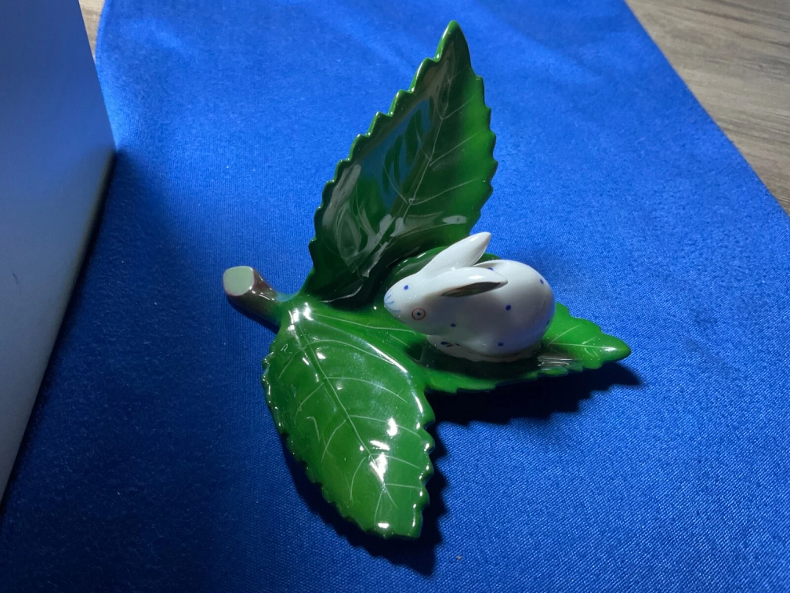 Herend Rabbit on Leaf - Thumbnail 2