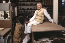 Austrian born British potter ceramicist Lucie Rie posed in her hom - 4x6 Photo